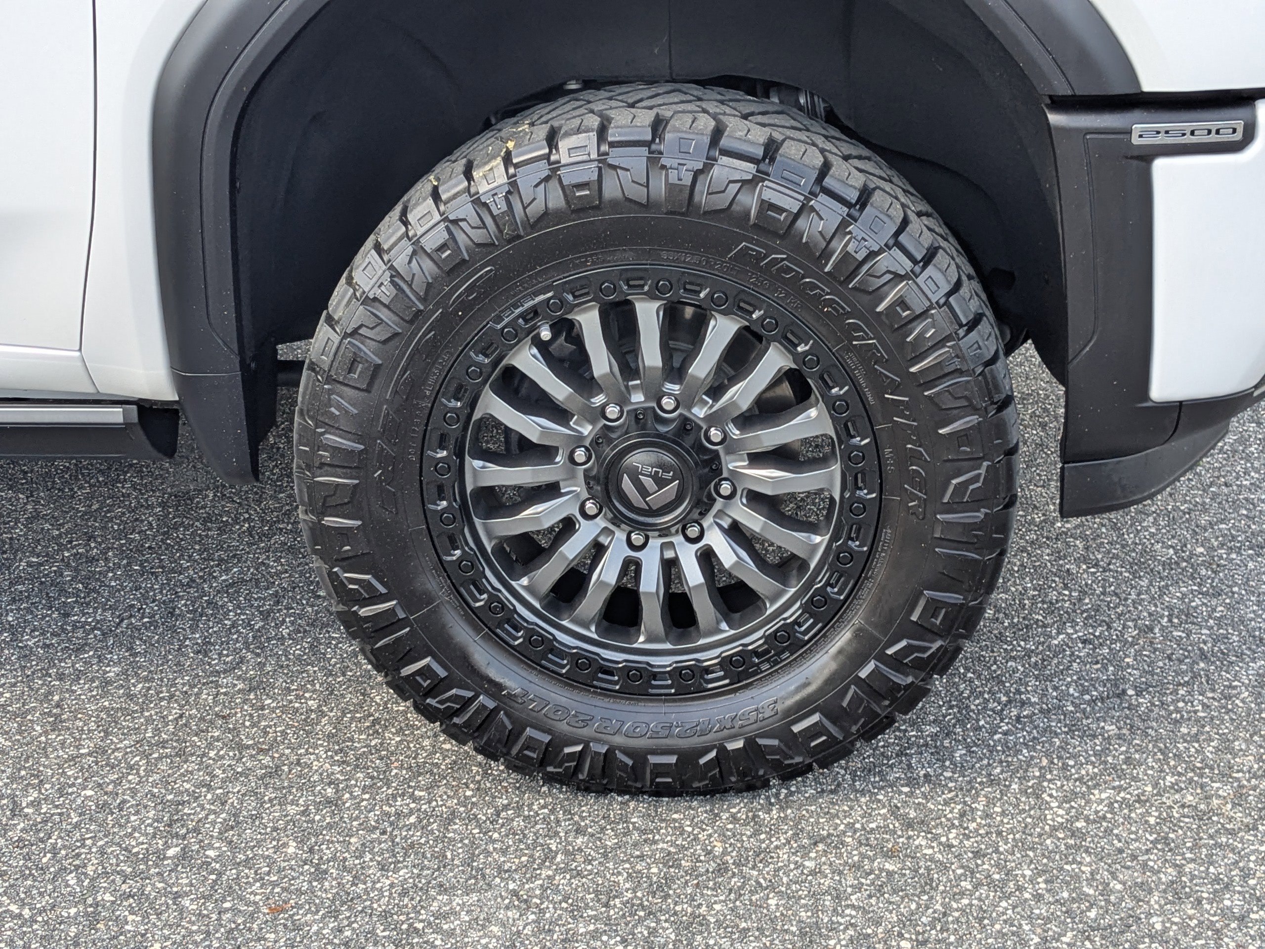 Used 2025 GMC Sierra 2500 Denali Ultimate image 10