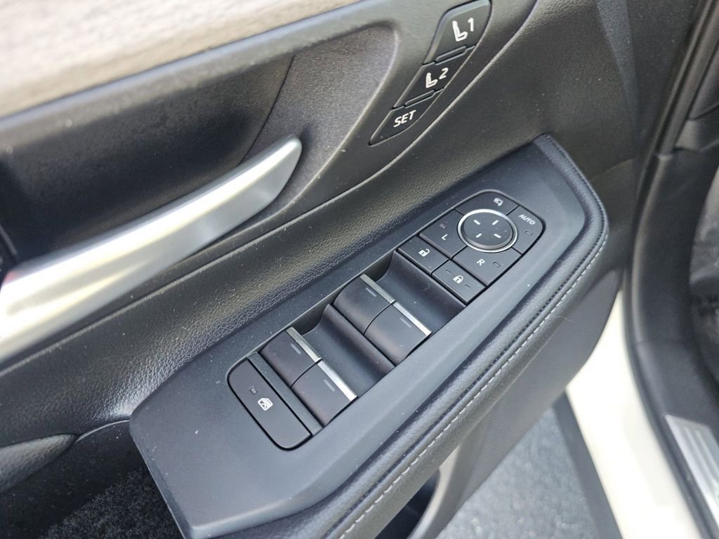 Used 2024 Toyota Grand Highlander Platinum image 30