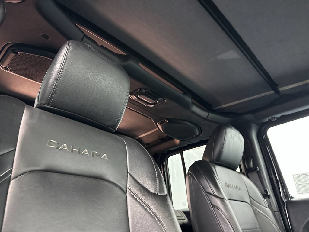 Used 2023 Jeep Wrangler Unlimited Sahara AWD/4WD image 16