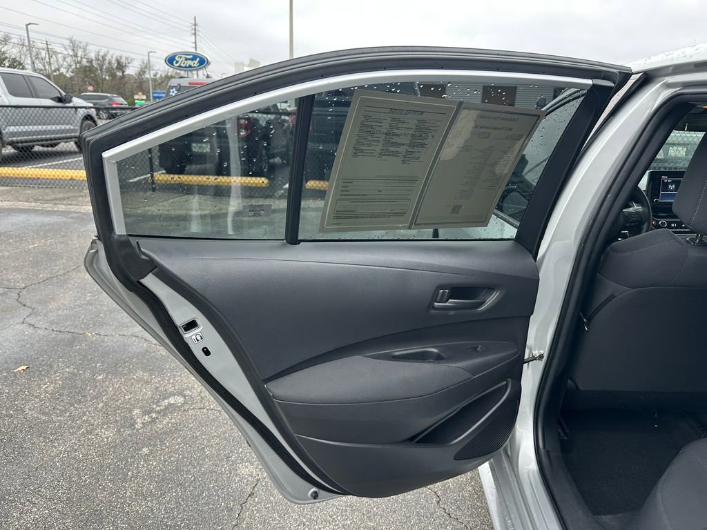 Used 2022 Toyota Corolla LE image 25