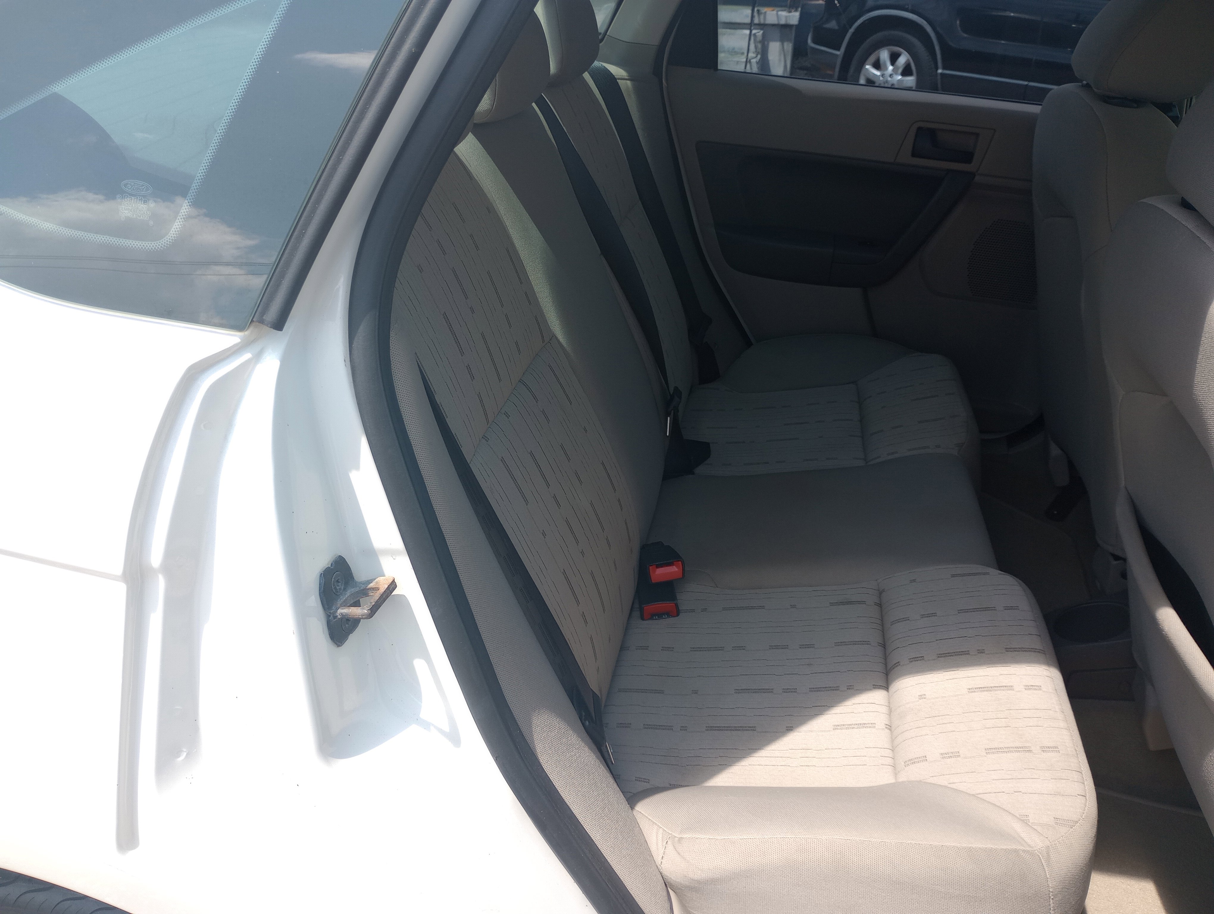 Used 2010 Ford Focus SE image 12