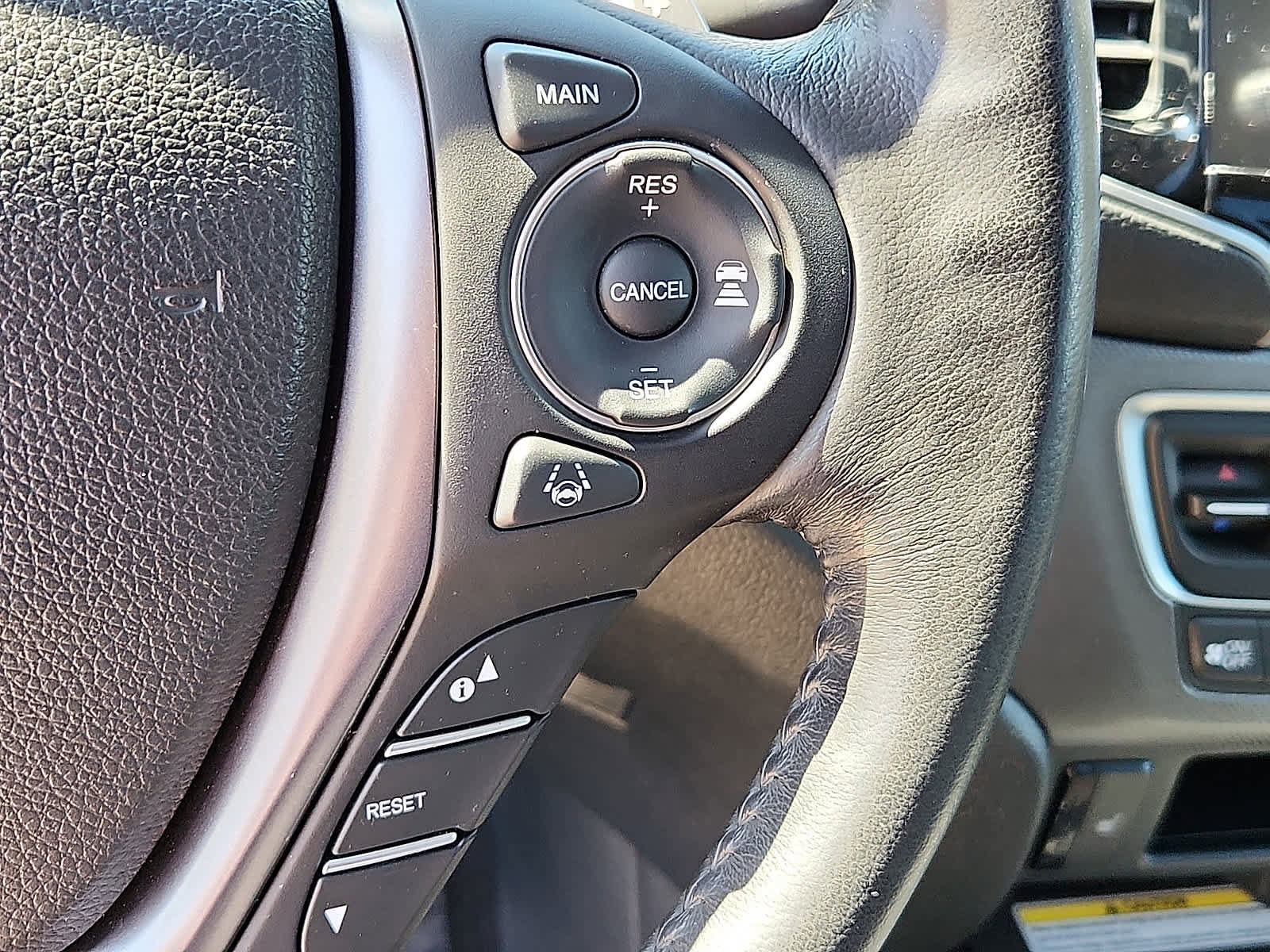 Used 2023 Honda Ridgeline RTL-E image 25