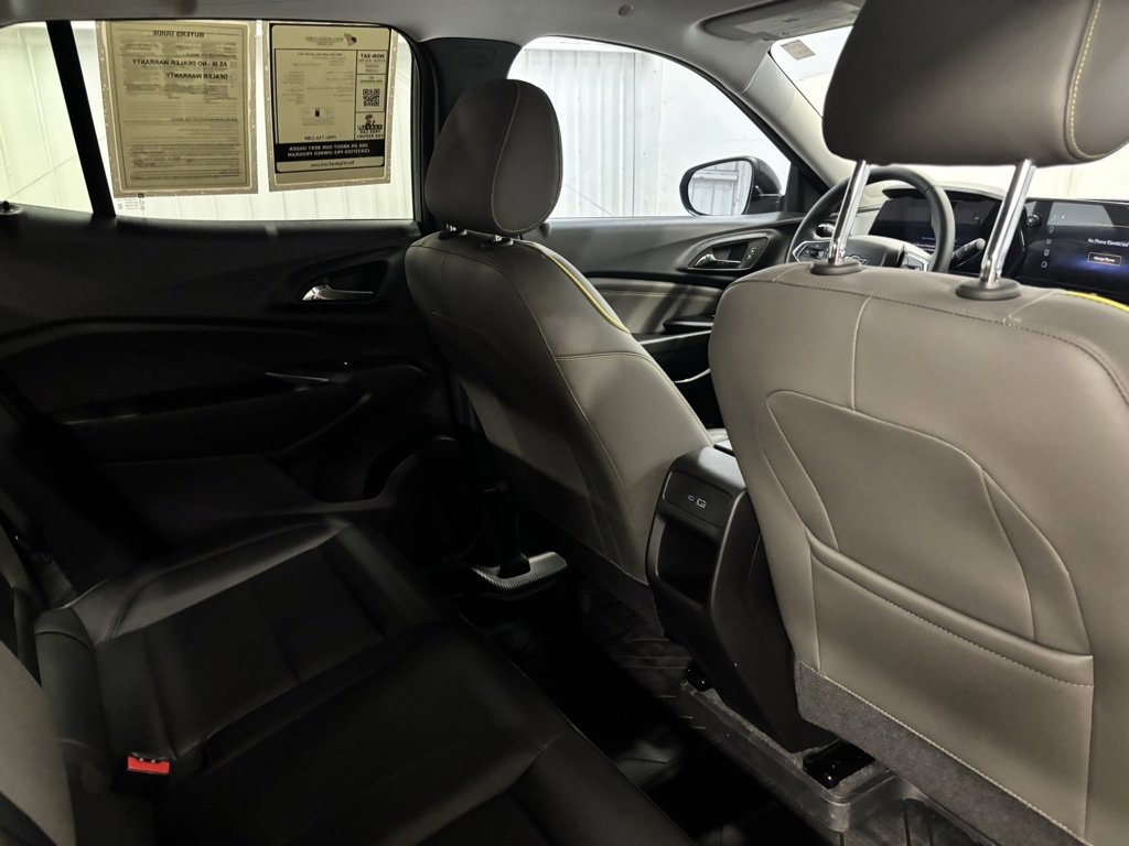 Used 2025 Chevrolet Trax ACTIV w/ Driver Confidence Package image 18