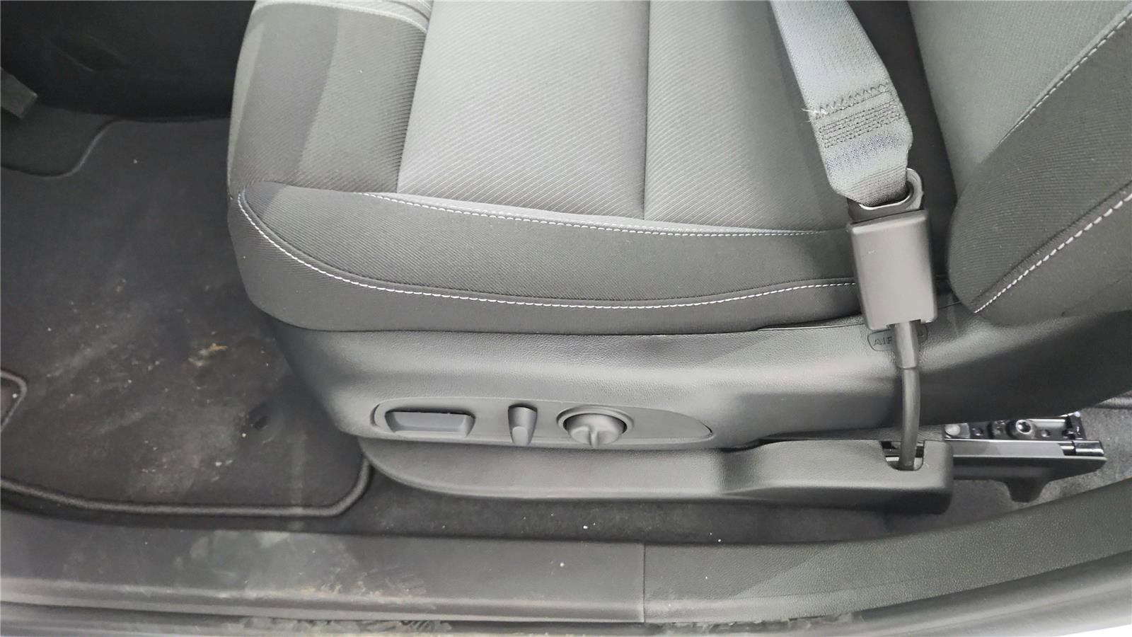 Used 2025 Chevrolet Blazer LT image 22