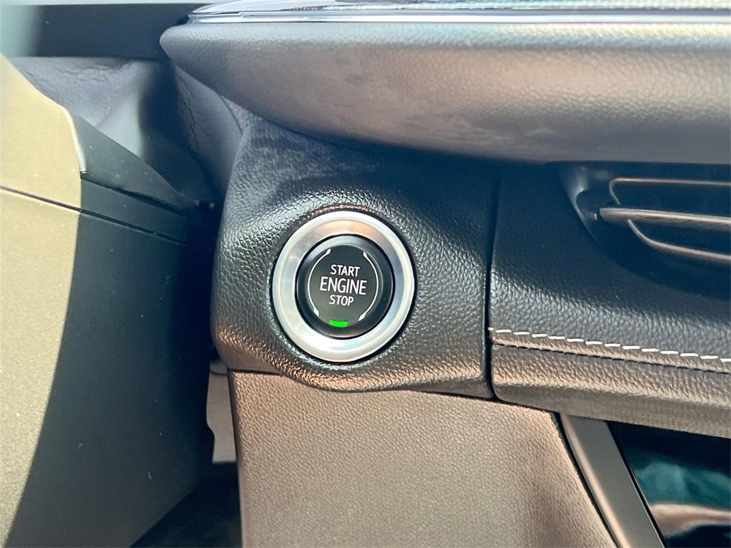 Certified 2022 Buick Envision Essence w/ Safety Package image 17
