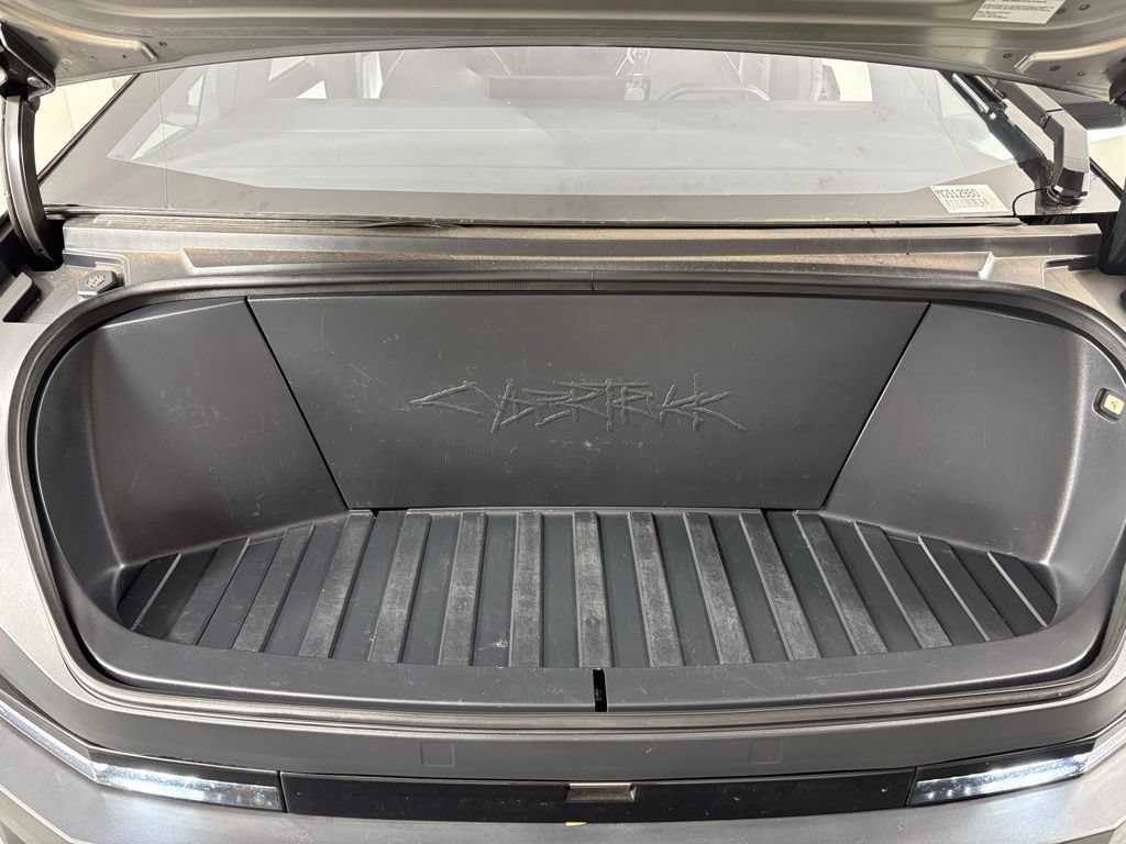 Used 2024 Tesla Cybertruck AWD Crew Cab image 47
