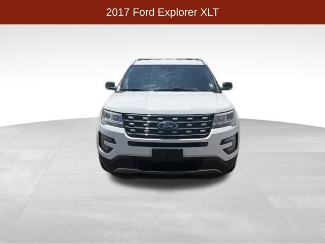 Used 2017 Ford Explorer XLT FWD image 2