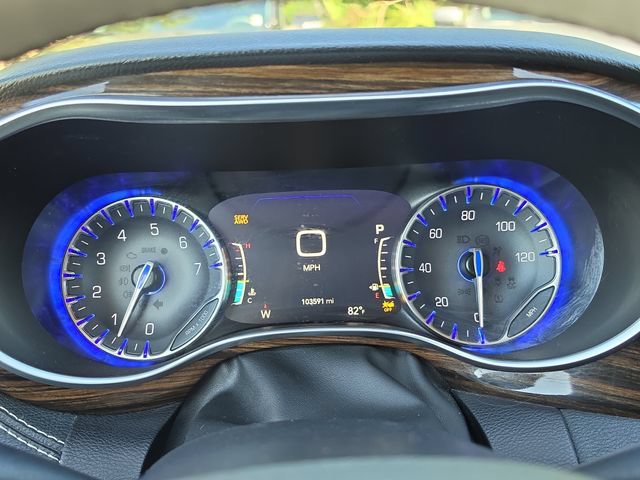Used 2021 Chrysler Pacifica Limited AWD/4WD image 19