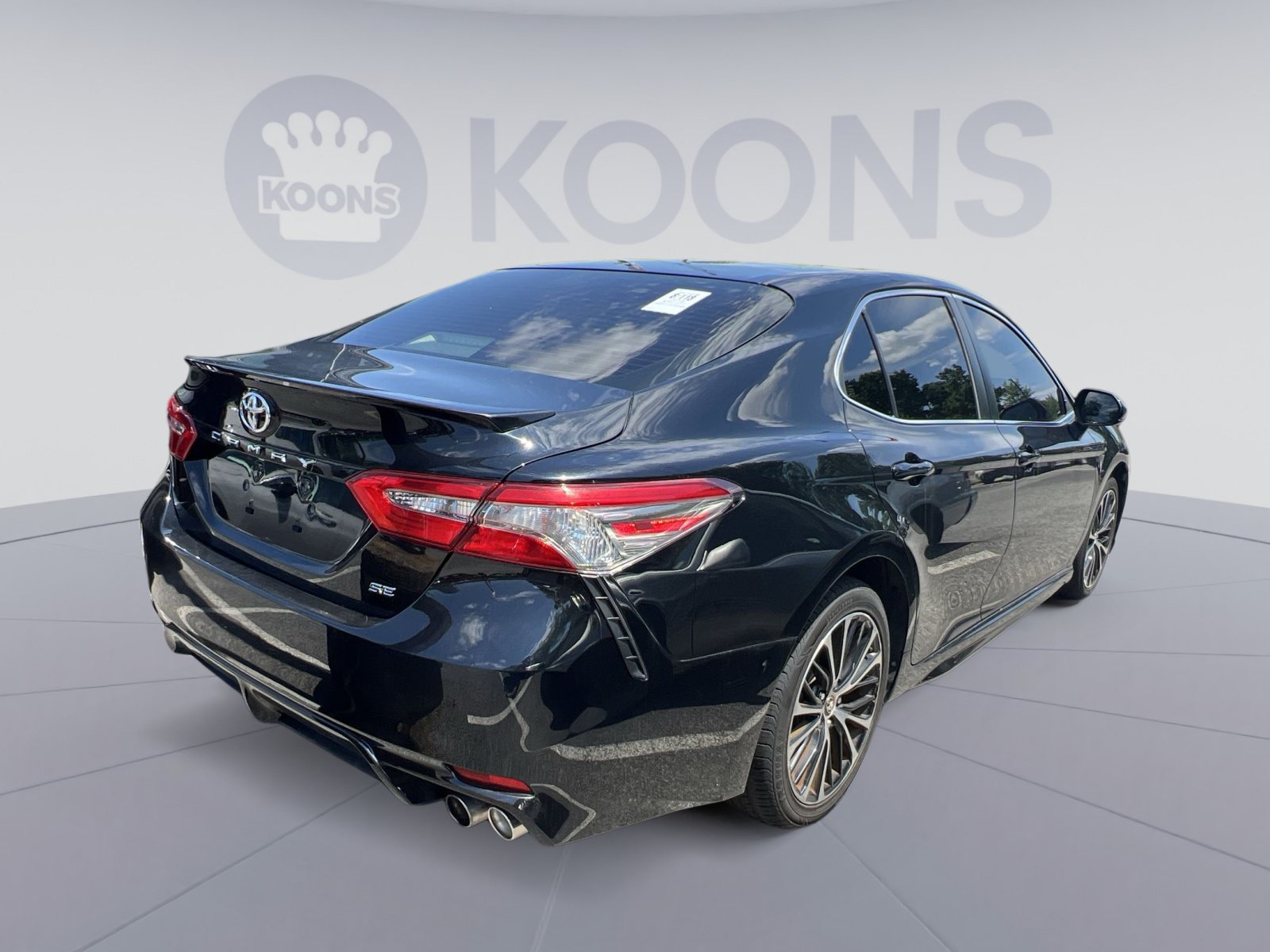 Used 2018 Toyota Camry SE FWD image 4