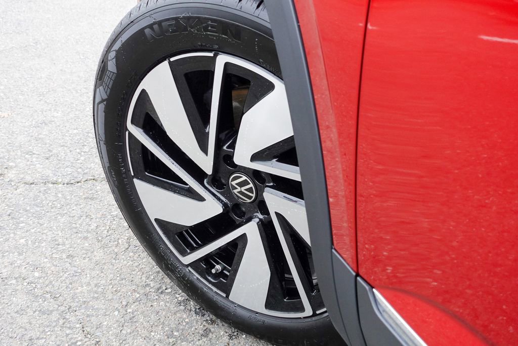 Certified 2025 Volkswagen Atlas SEL image 11