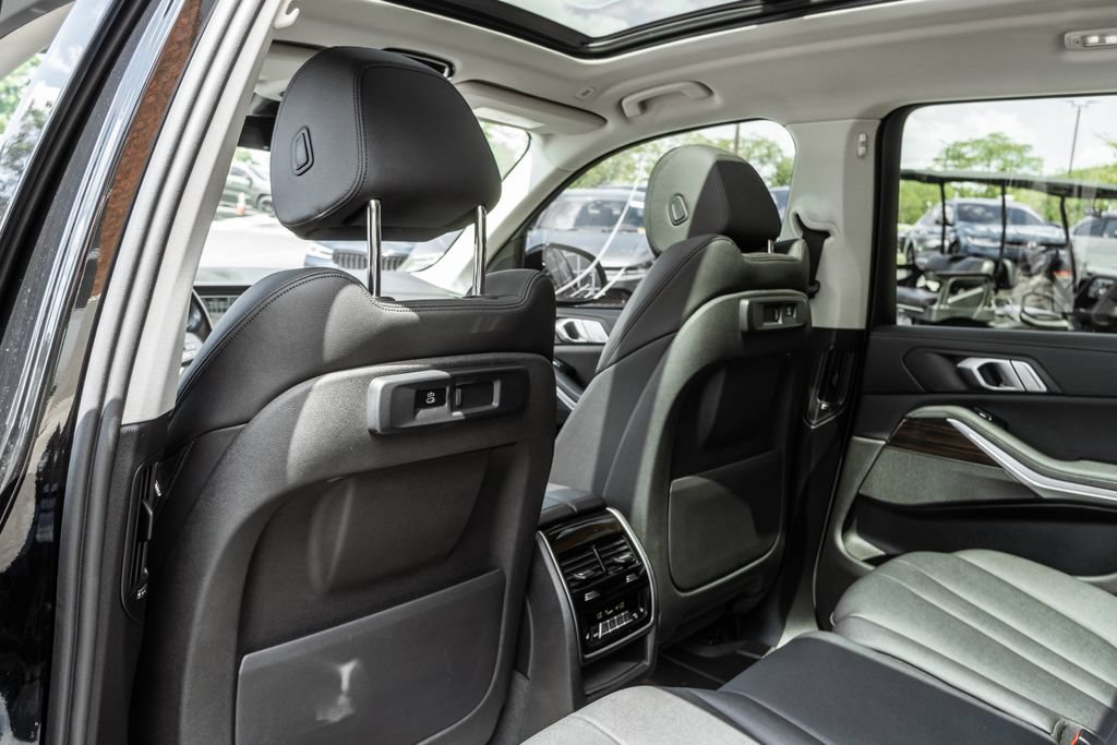 Used 2020 BMW X7 xDrive40i w/ Cold Weather Package AWD/4WD image 33