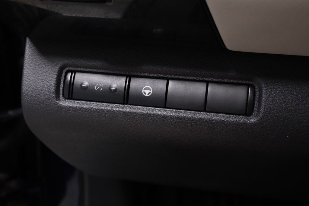 Certified 2023 Nissan Pathfinder SV w/ SV Black Package image 27