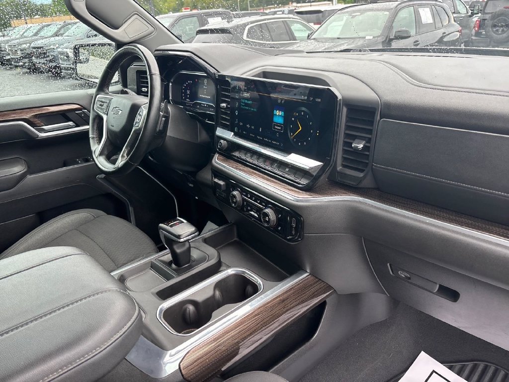 Used 2025 Chevrolet Silverado 1500 RST AWD/4WD image 15
