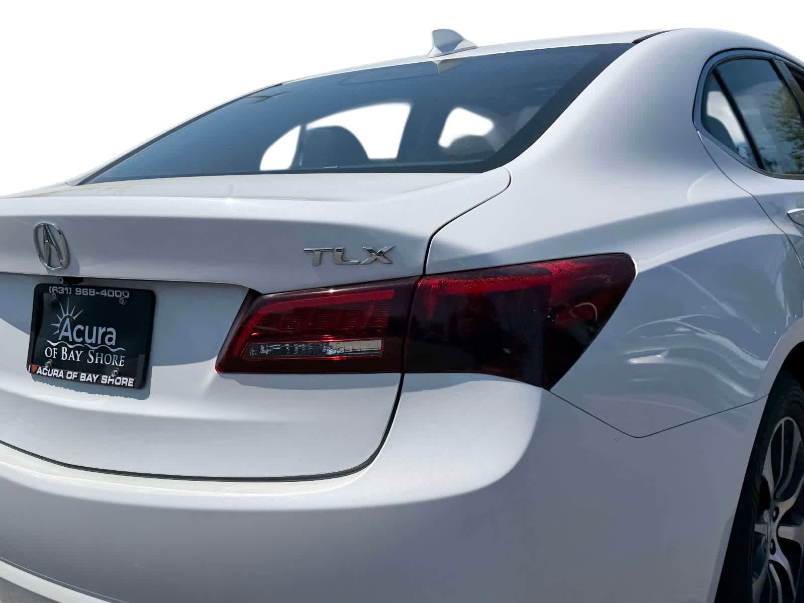 Used 2016 Acura TLX w/ Technology Package FWD image 9