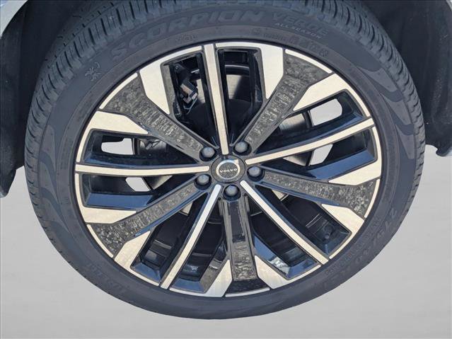 Used 2025 Volvo XC90 T8 Ultra w/ Protection Package Premier AWD/4WD image 14
