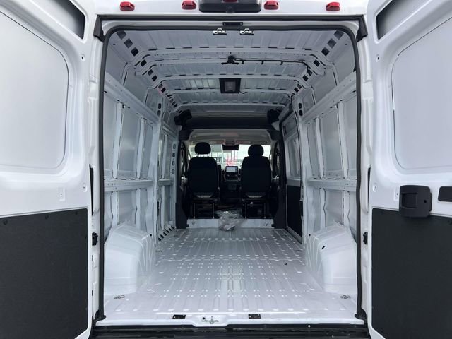 New 2026 RAM ProMaster 2500 w/ Quick Order Package 22G SLT image 7