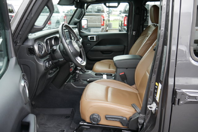 Used 2023 Jeep Wrangler Unlimited Rubicon w/ LED Lighting Group AWD/4WD image 2