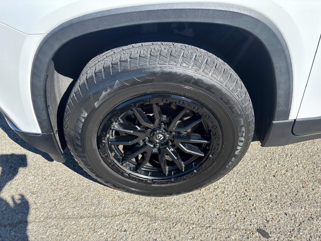 Used 2019 Chevrolet Traverse LT FWD image 32