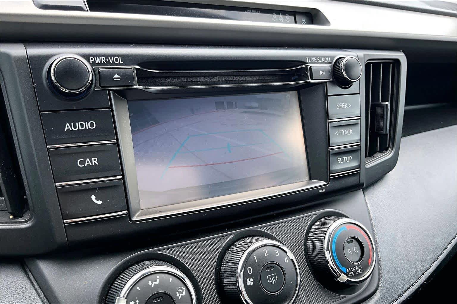Used 2018 Toyota RAV4 LE FWD image 26