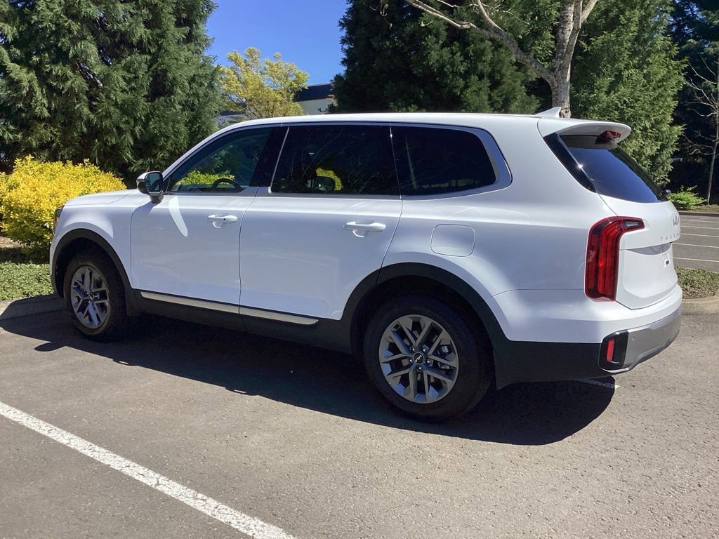 Used 2025 Kia Telluride LX image 8
