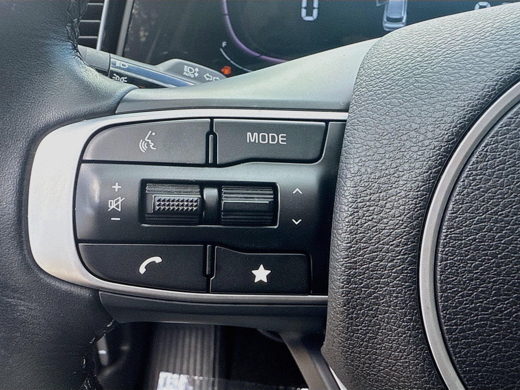 Used 2024 Kia Sportage EX FWD image 35