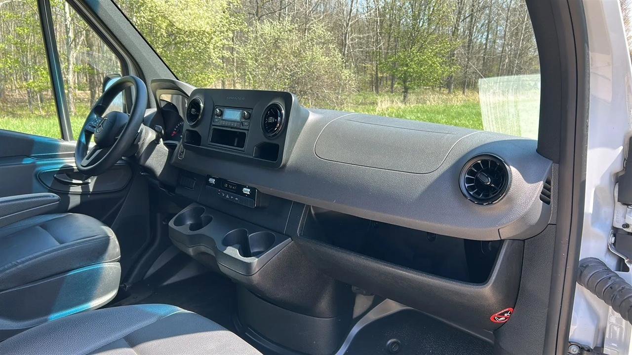Used 2022 Mercedes-Benz Sprinter 2500 image 55