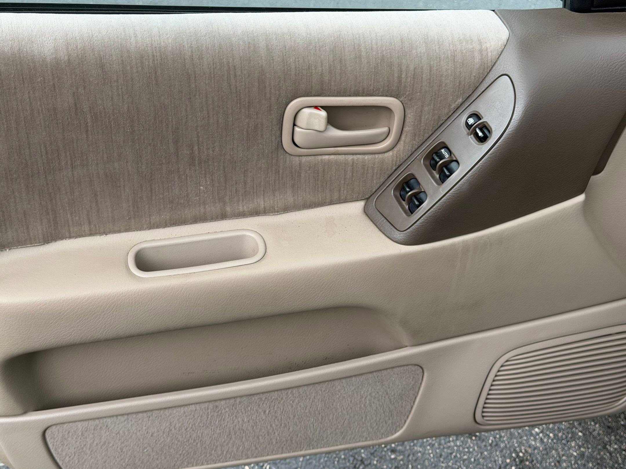 Used 1995 Nissan Altima SE image 12