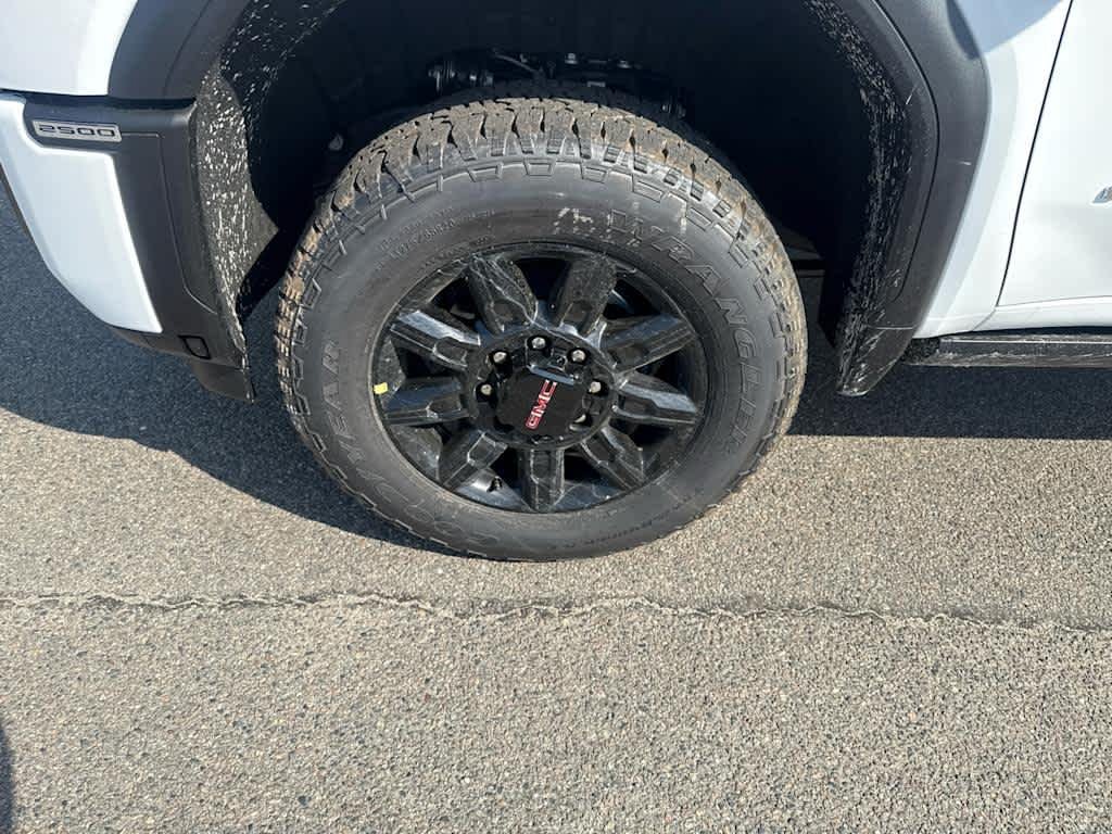 New 2026 GMC Sierra 2500 AT4 w/ AT4 Preferred Package AWD/4WD image 10