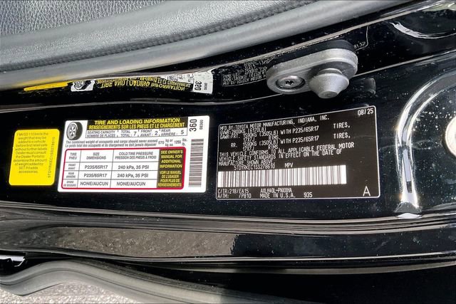 Used 2025 Toyota Sienna XLE image 14