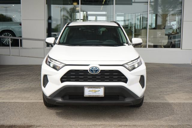 Used 2023 Toyota RAV4 LE AWD/4WD image 3