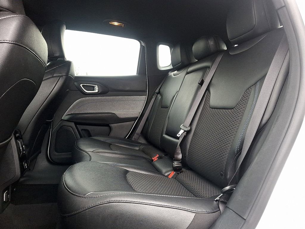 Used 2024 Jeep Compass Latitude image 10