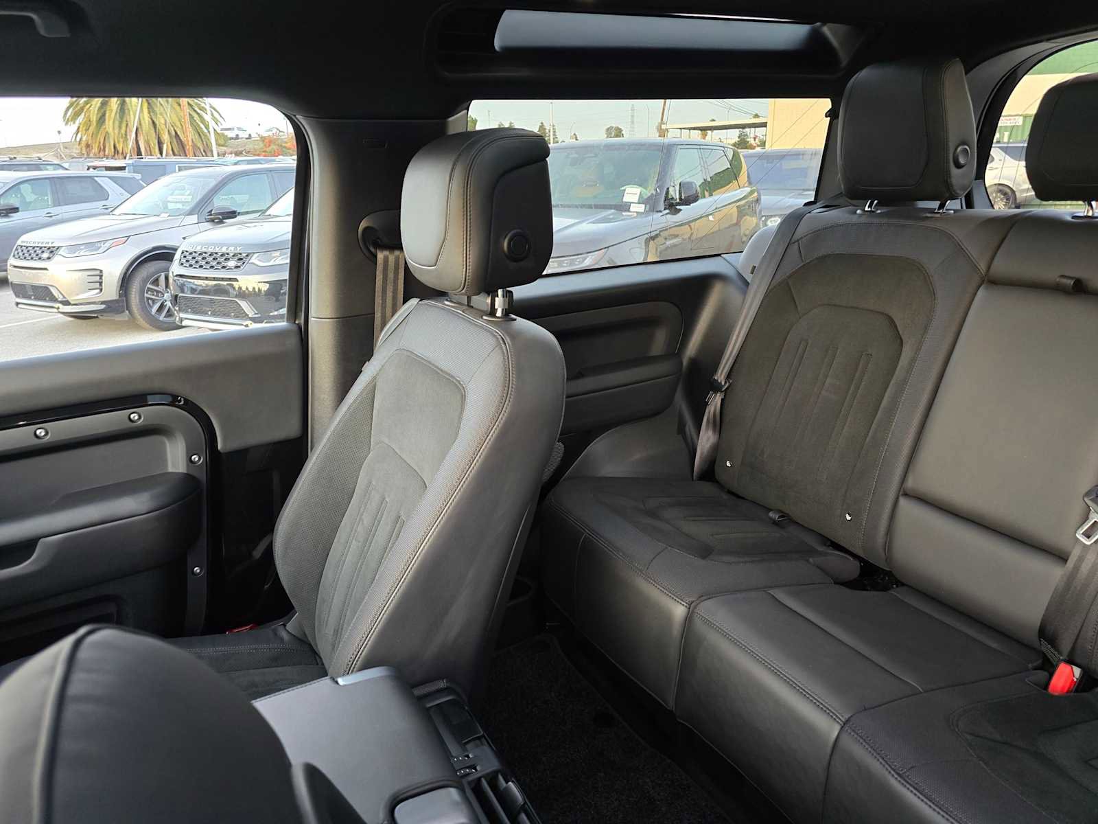 Certified 2024 Land Rover Defender 90 V8 image 19