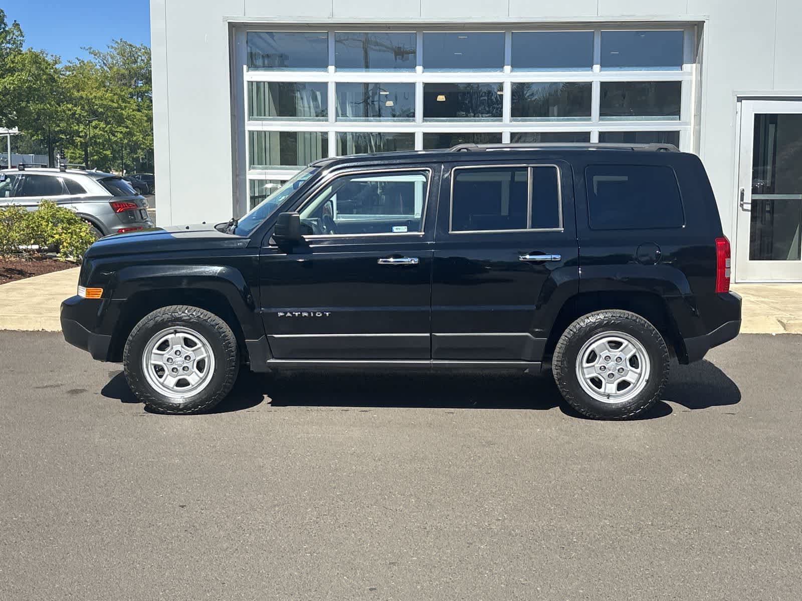 Certified 2017 Jeep Patriot Sport w/ Power Value Group AWD/4WD image 2