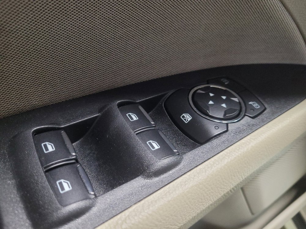 Used 2019 Ford Fusion SE image 27