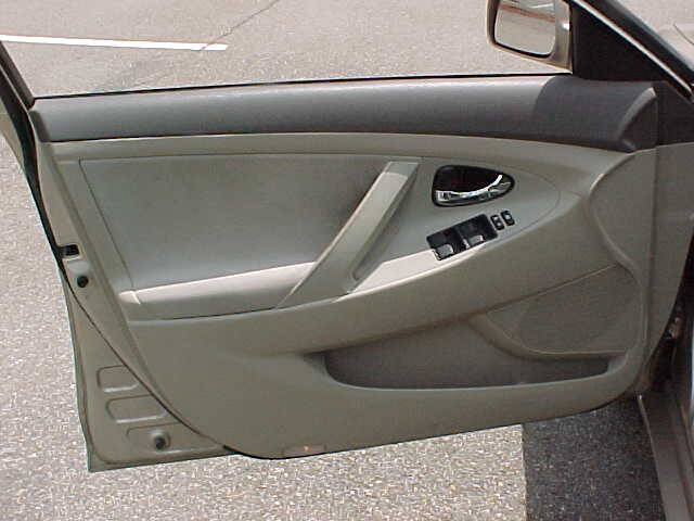 Used 2007 Toyota Camry LE FWD image 18