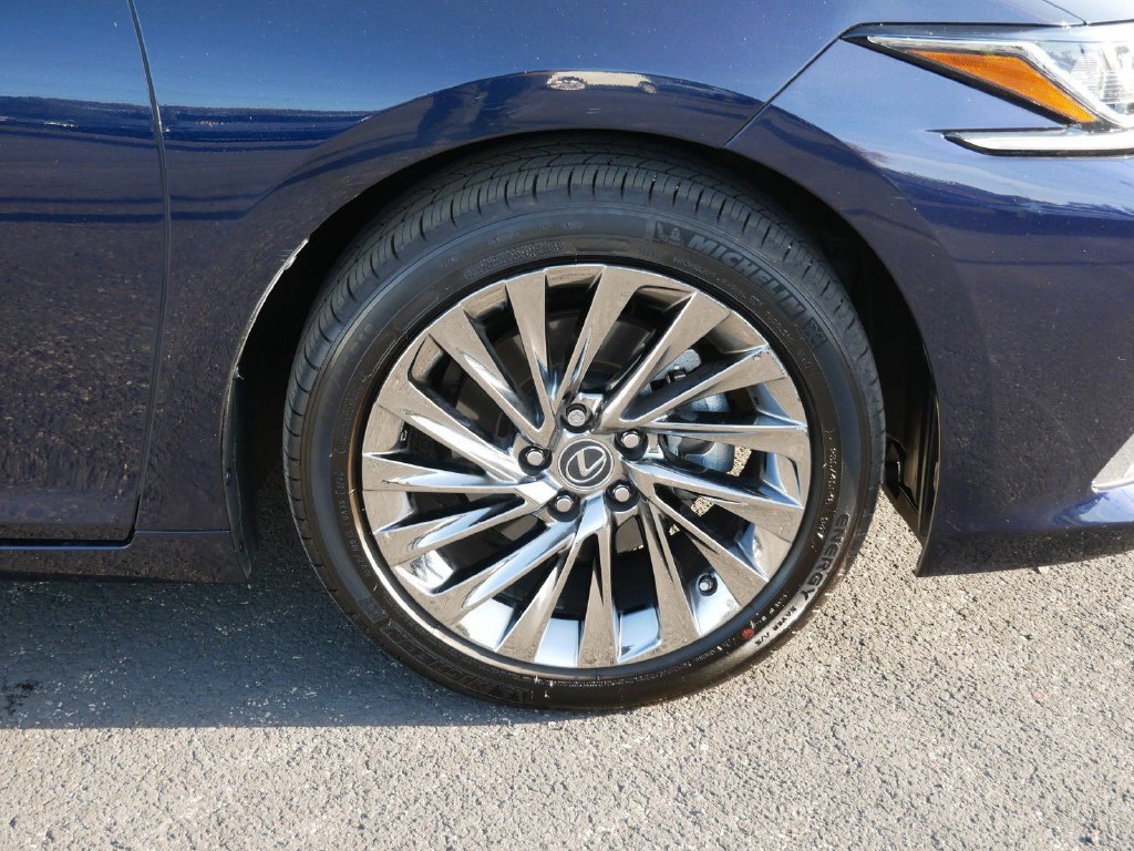 Certified 2025 Lexus ES 350 w/ Luxury Package FWD image 8