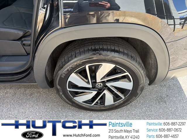 Used 2025 Volkswagen Atlas SE AWD/4WD image 13