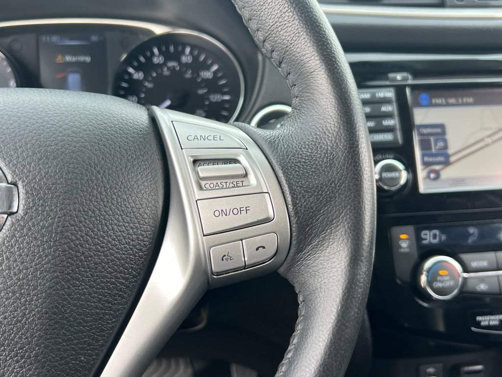 Used 2016 Nissan Rogue SL image 29