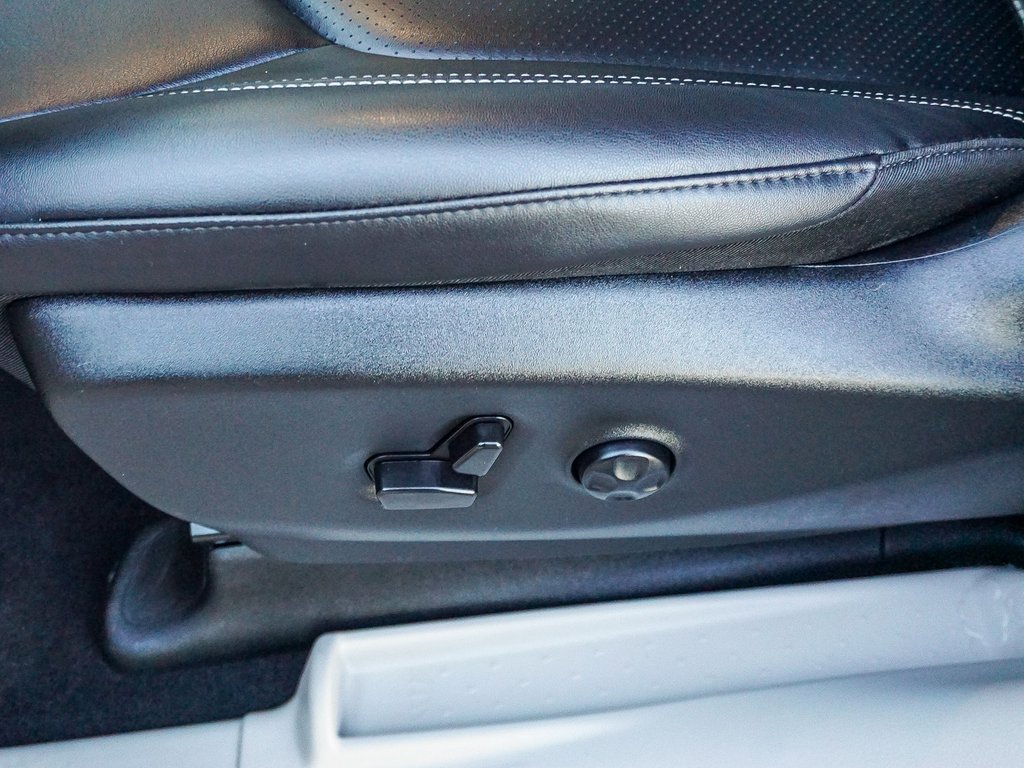 Used 2024 Chrysler Pacifica Touring-L image 20