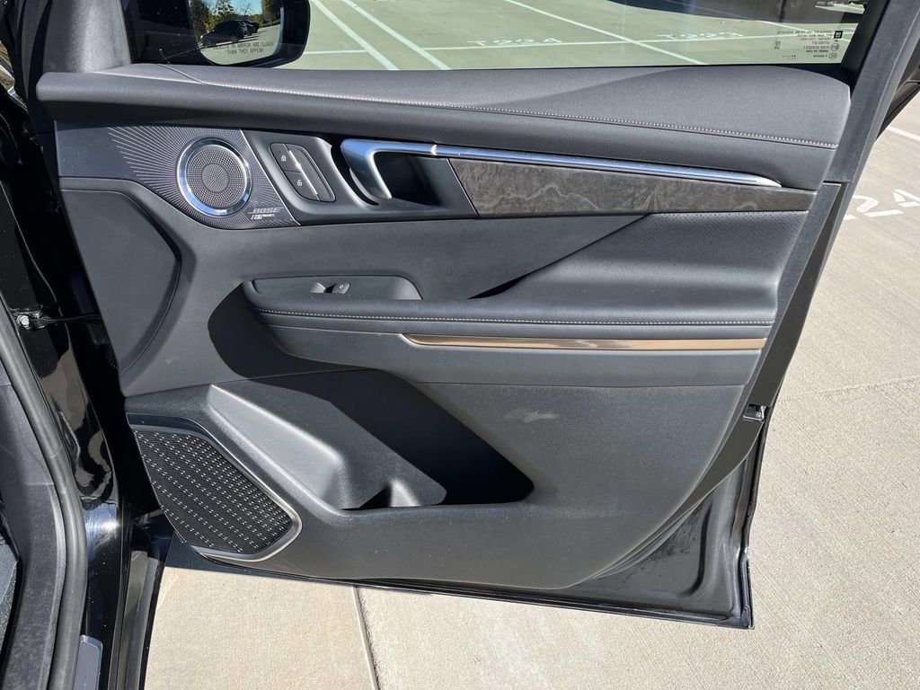 Used 2025 Buick Enclave Avenir w/ Trailering Package, 5000 lbs. image 22