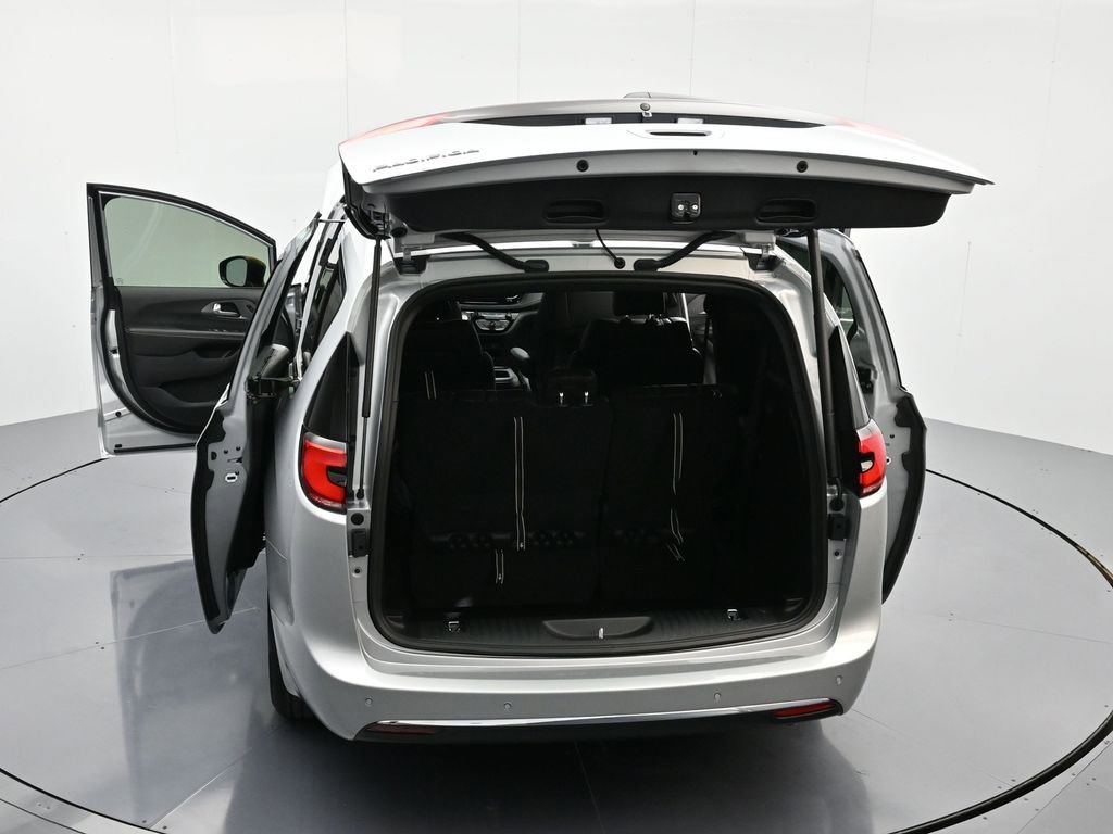 New 2026 Chrysler Pacifica Select image 47