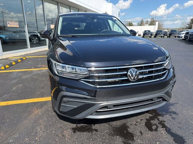 Used 2024 Volkswagen Tiguan SE AWD/4WD image 20
