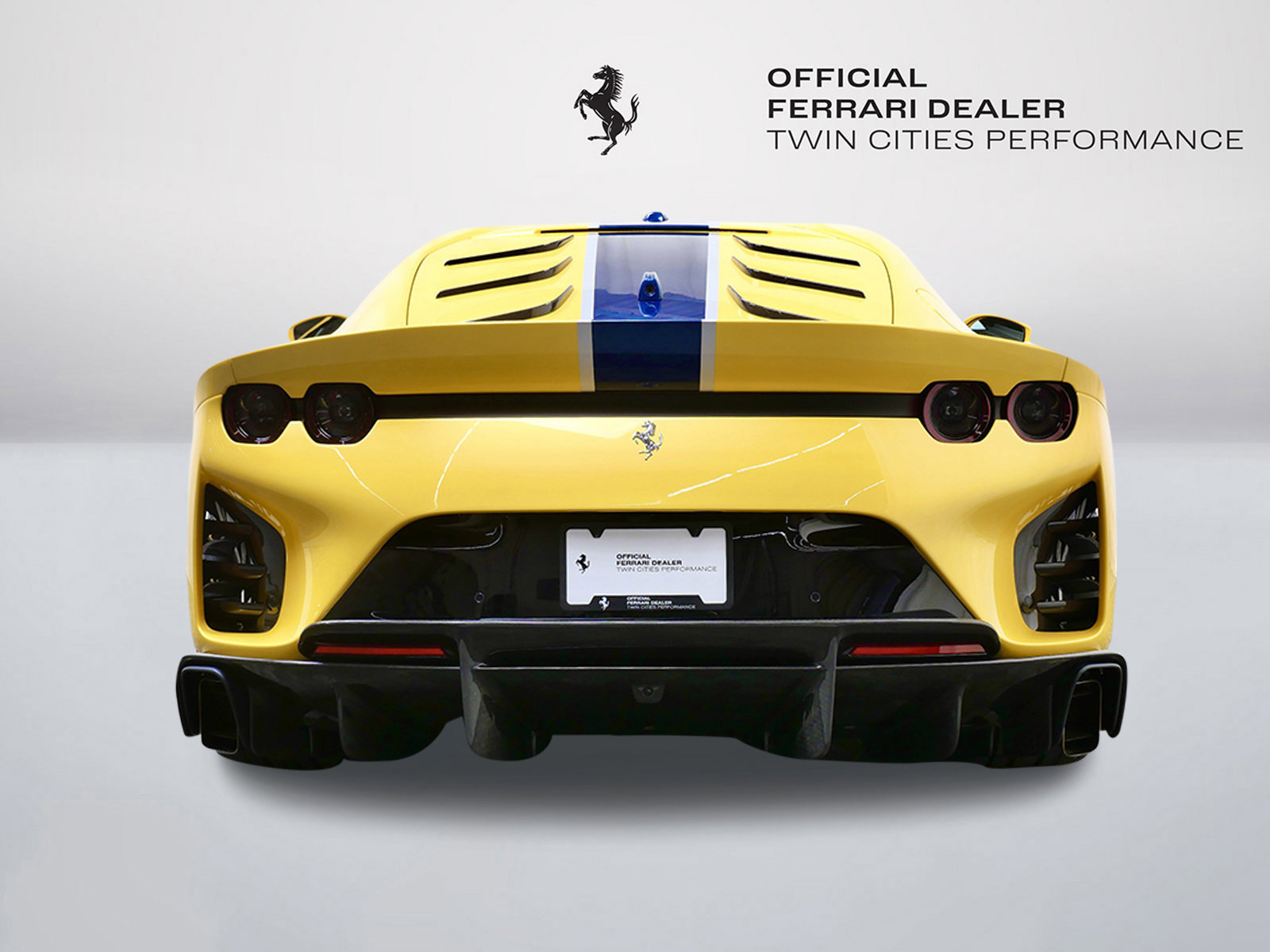 Used 2023 Ferrari 812 Competizione image 4