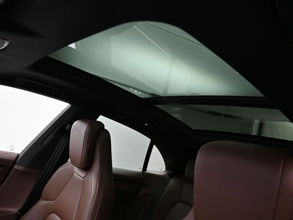 Certified 2025 Porsche Macan 4 Electric image 8