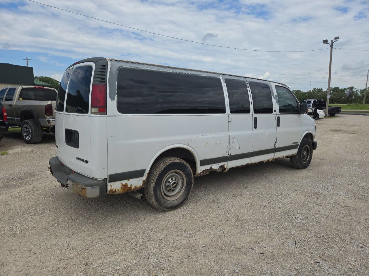 Used 2001 Chevrolet Express 3500 Extended Passenger w/ LS Preferred Equipment Group image 3
