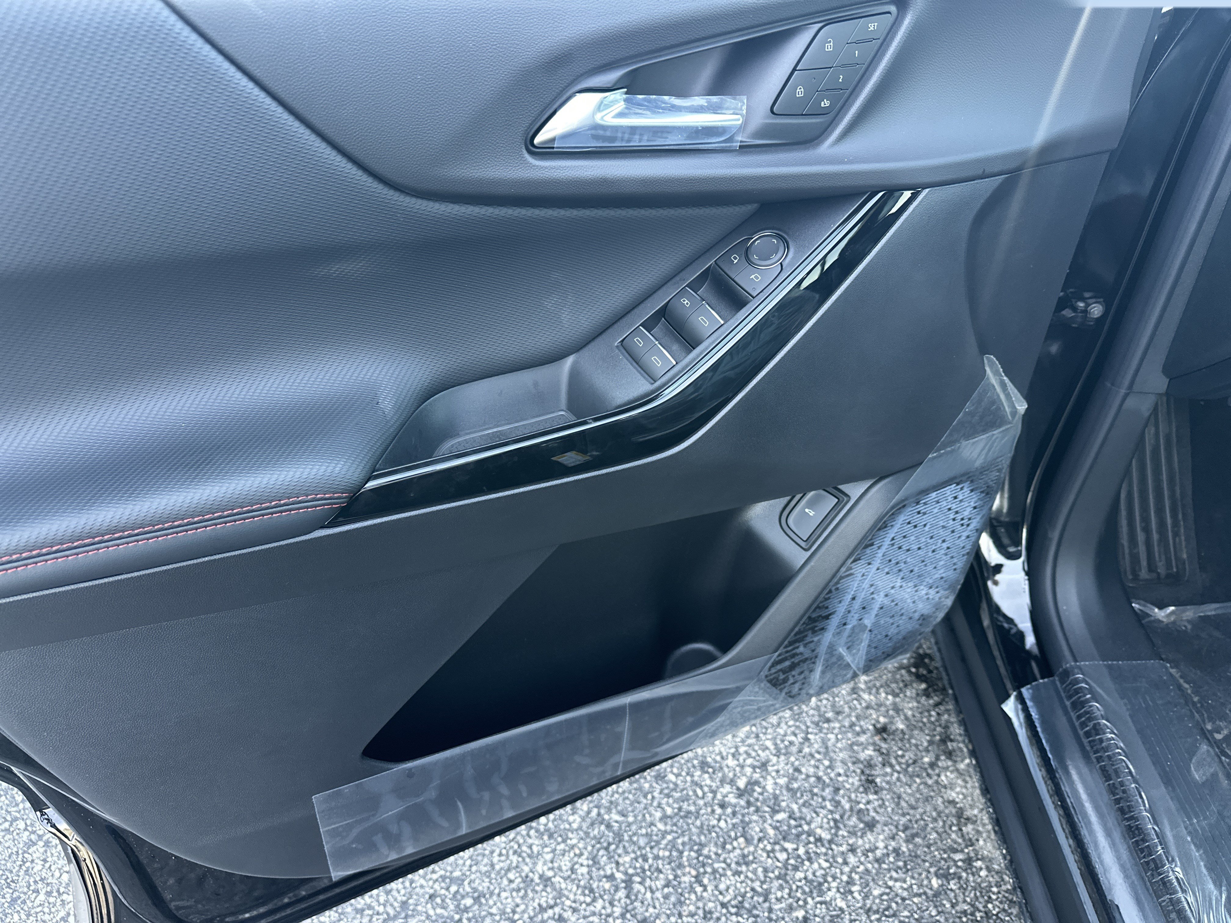 New 2027 Chevrolet Equinox RS w/ Safety and Technology Package AWD/4WD image 9