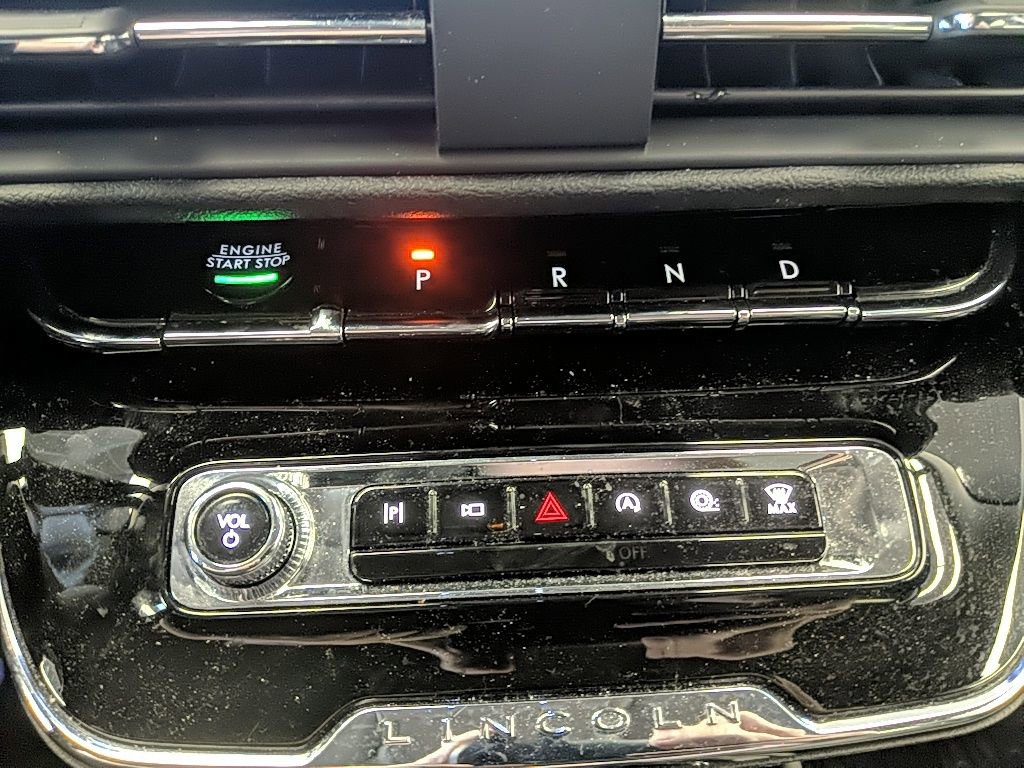 Certified 2023 Lincoln Corsair Reserve image 18