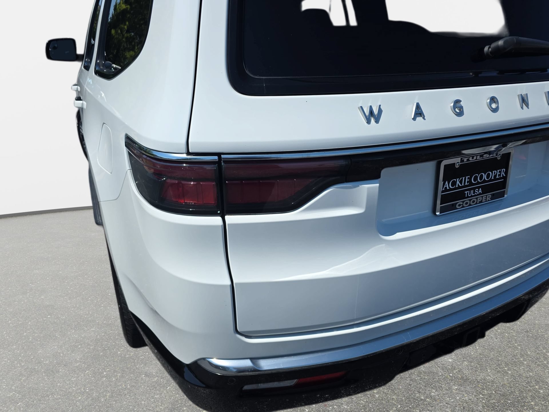 Used 2024 Jeep Wagoneer Series II w/ Flexible Seating Group RWD image 31