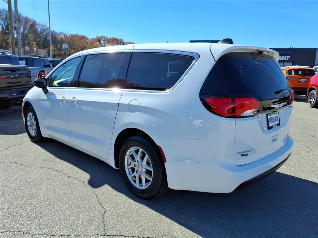 New 2026 Chrysler Voyager LX image 6