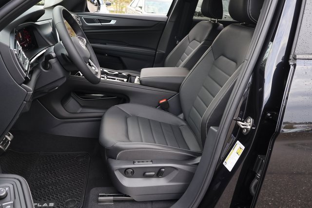 New 2026 Volkswagen Atlas Cross Sport SEL R-Line image 12